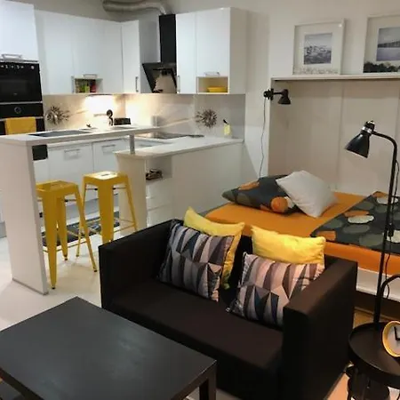 Púpavový apartmán so záhradkou Apartamento *