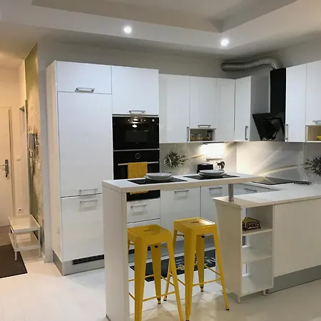 Apartment Pupavovy Apartman So Zahradkou